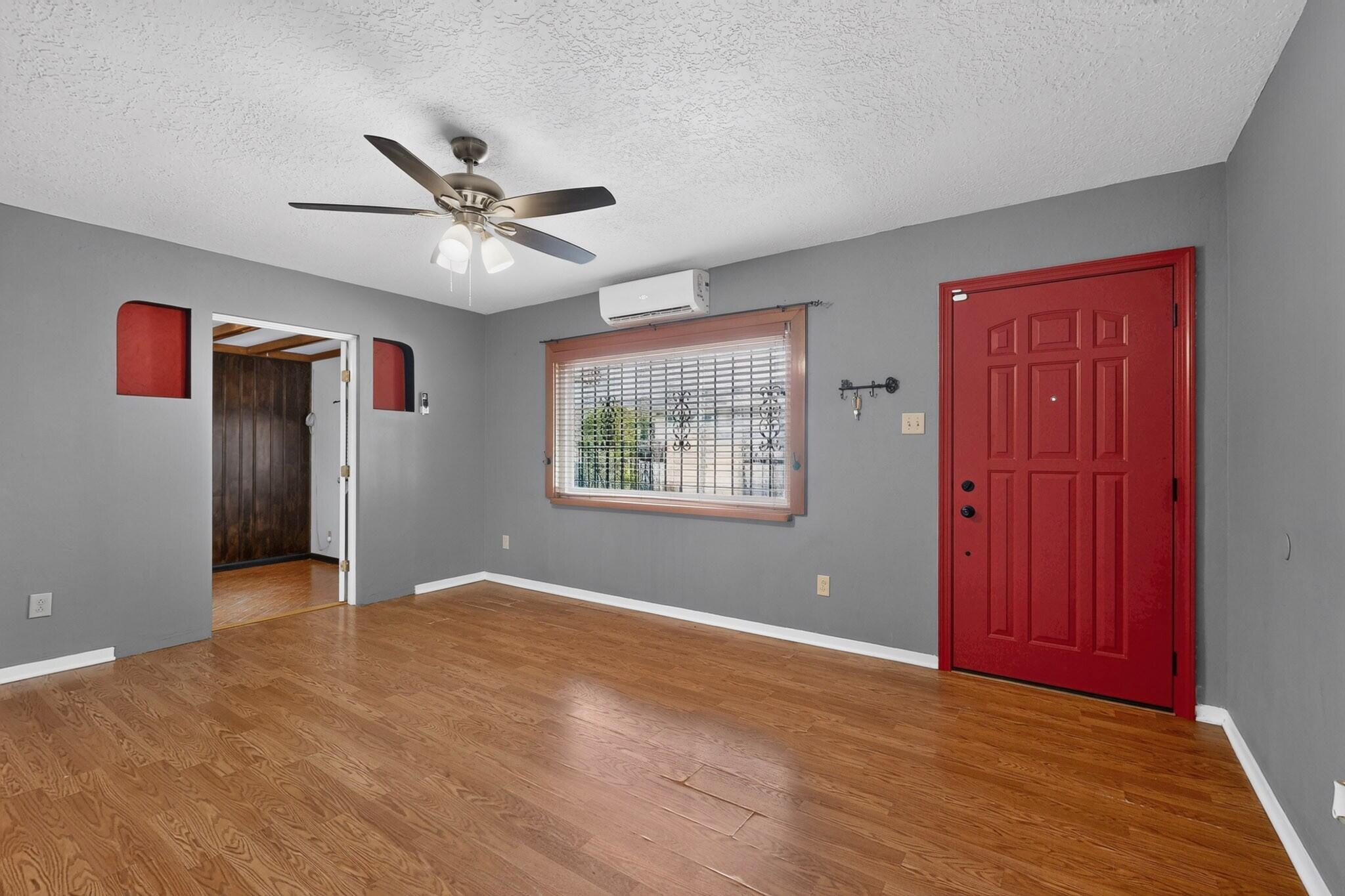 429 General Somervell Street NE