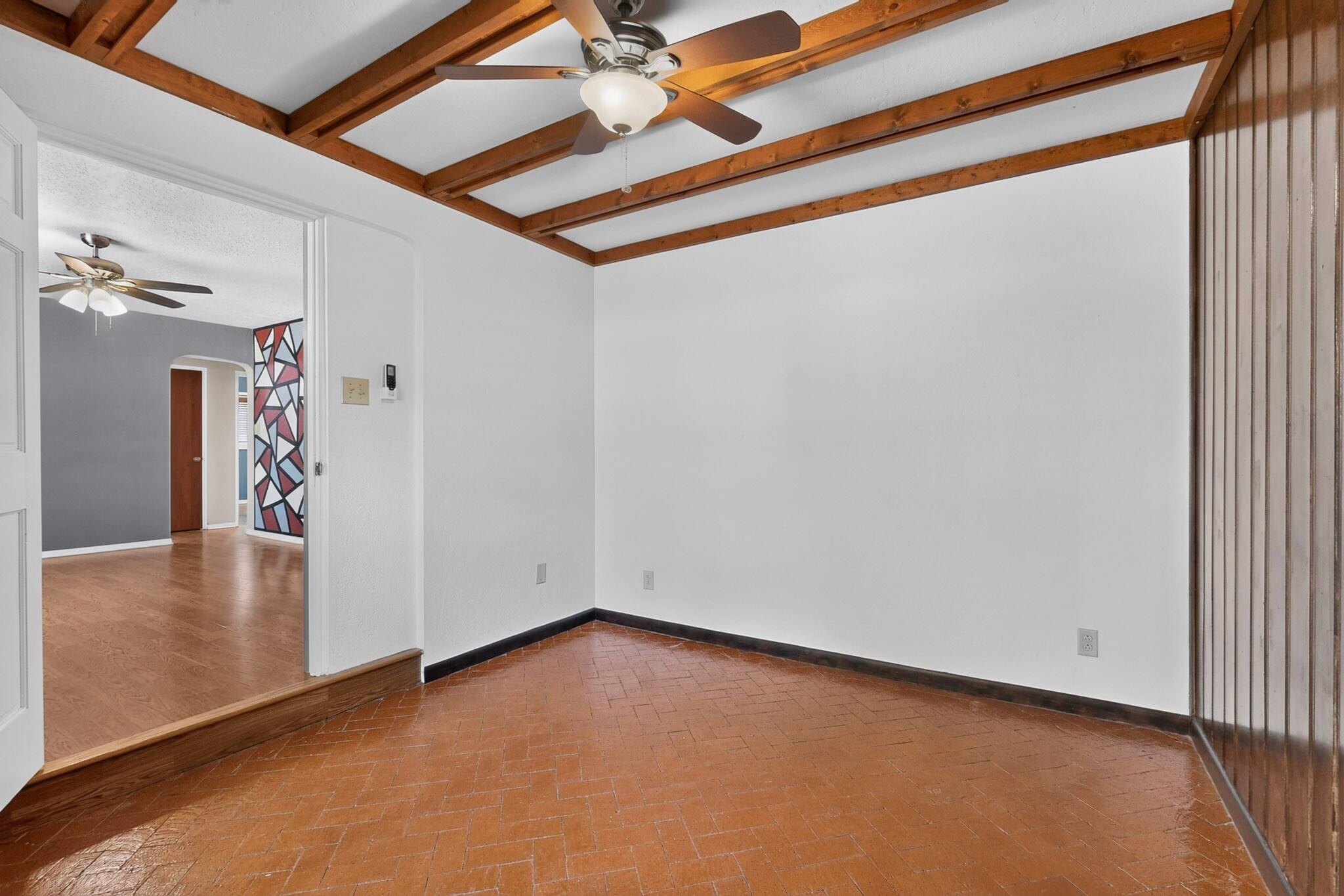 429 General Somervell Street NE