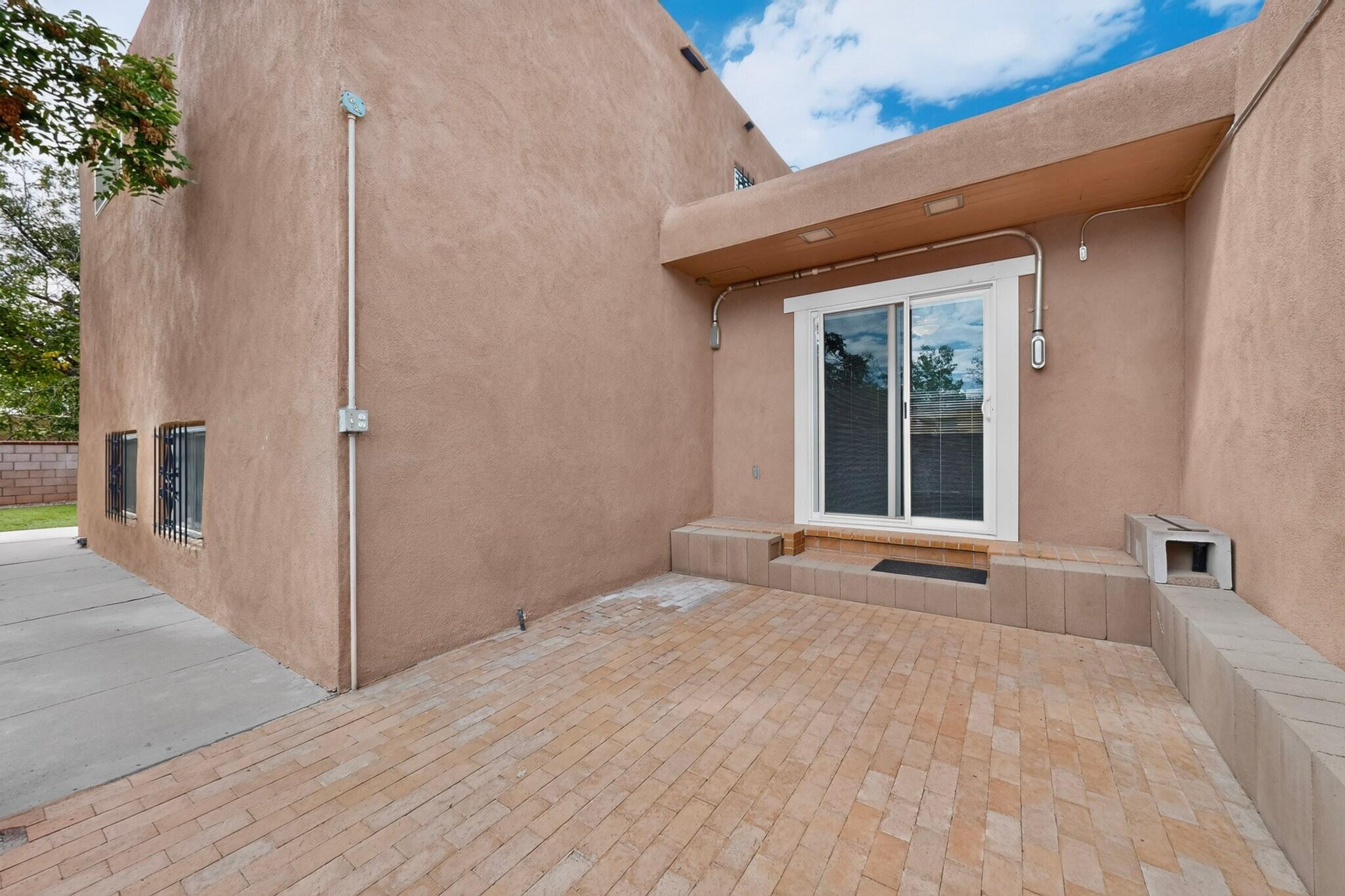429 General Somervell Street NE