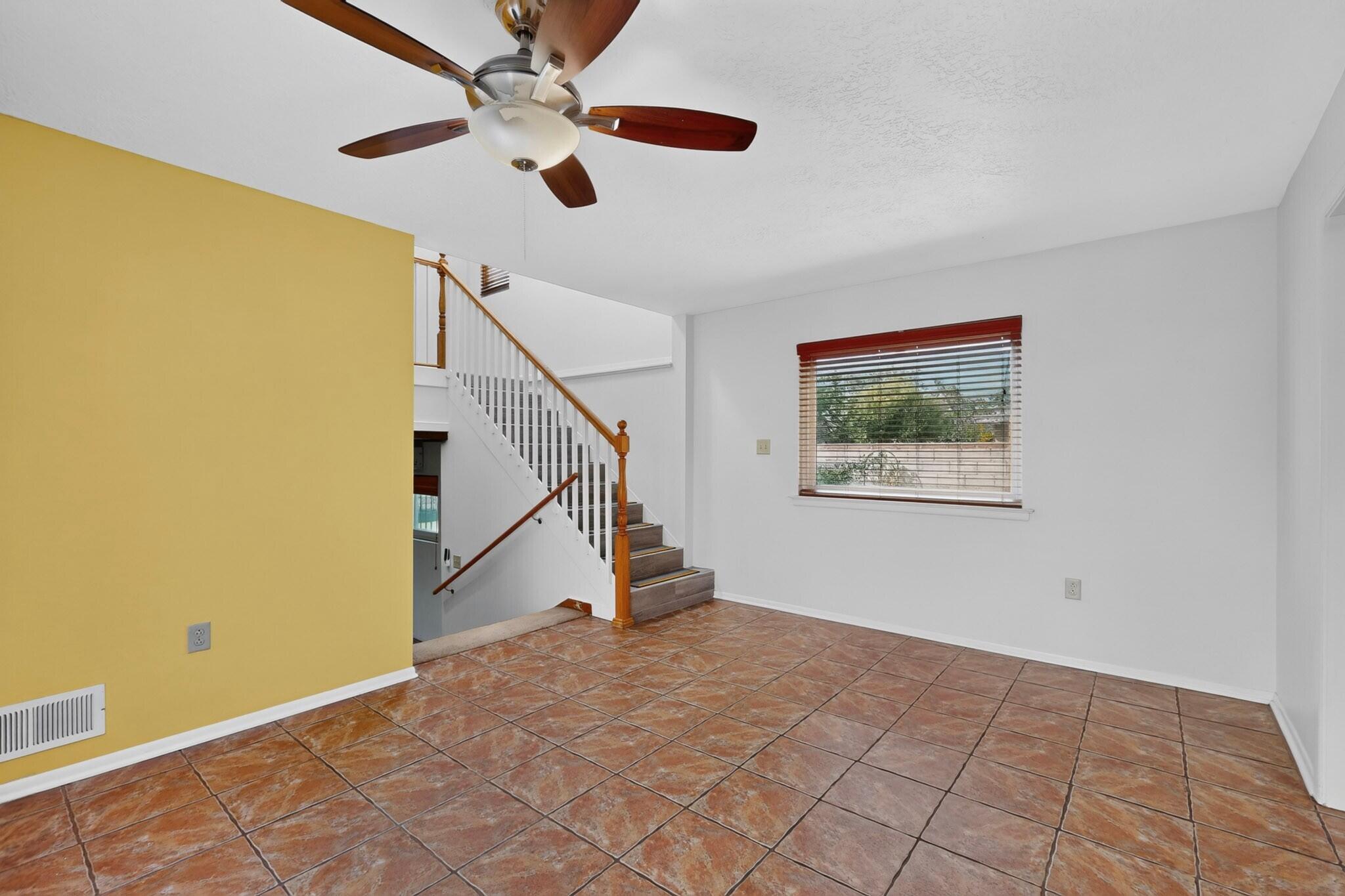 429 General Somervell Street NE