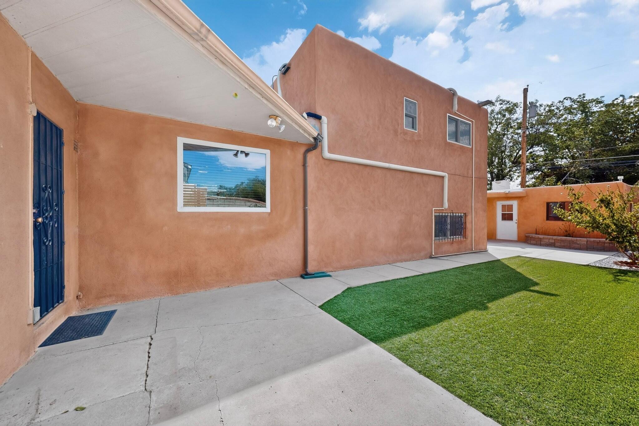 429 General Somervell Street NE