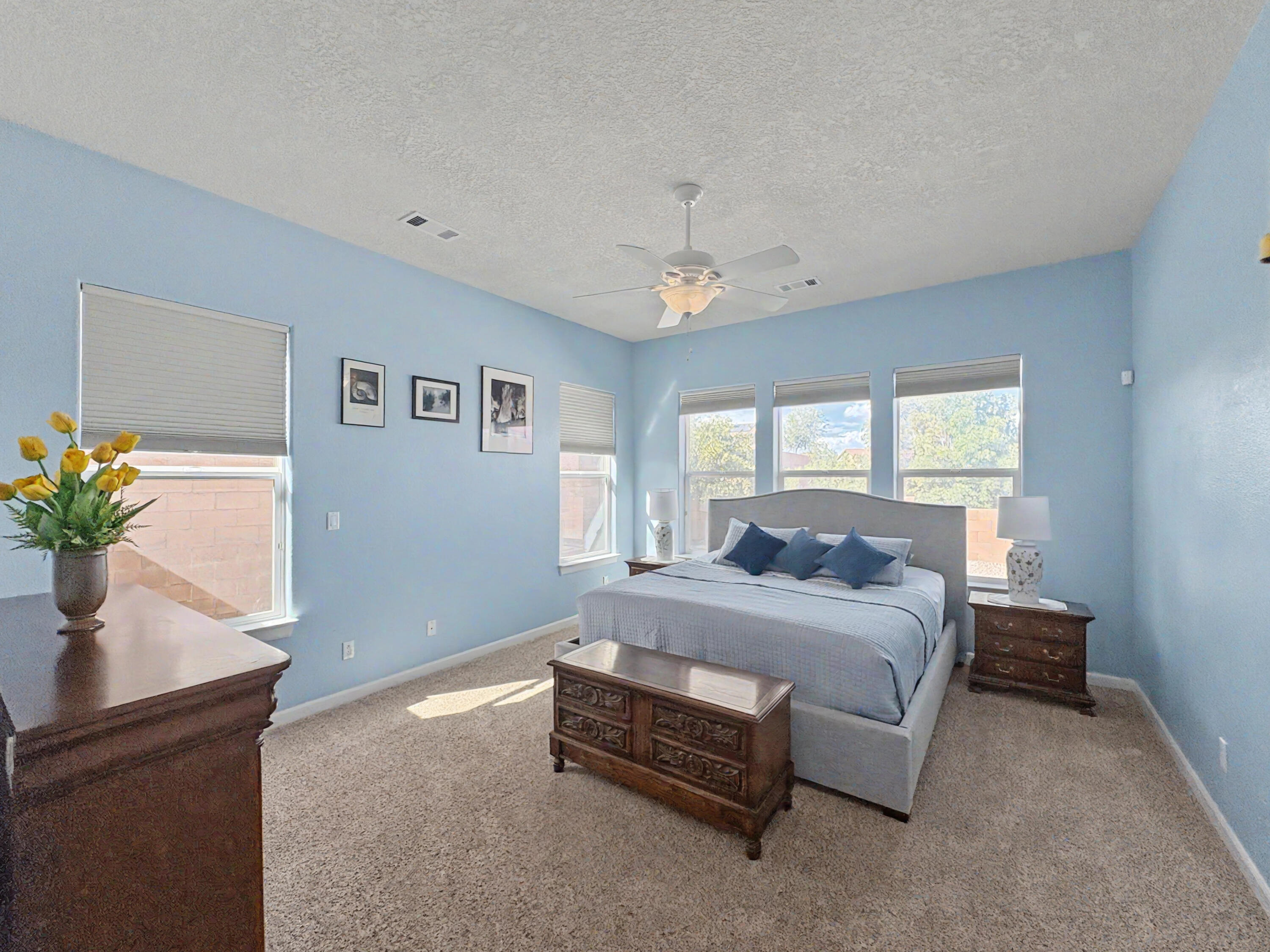 3815 Linda Vista Avenue NE