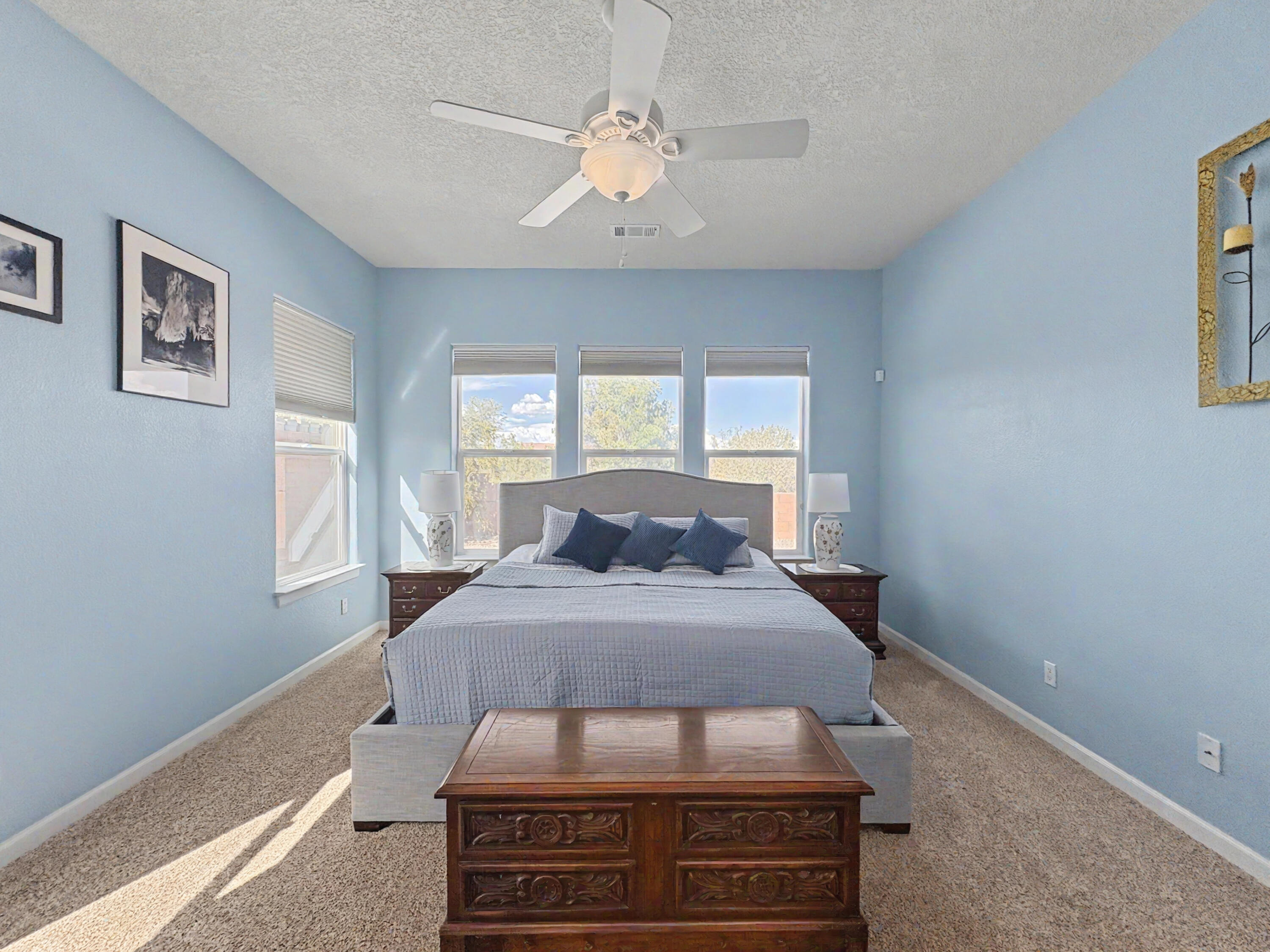 3815 Linda Vista Avenue NE