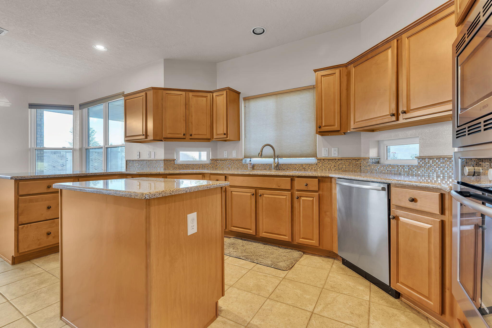 1004 Chiricahua Court SE
