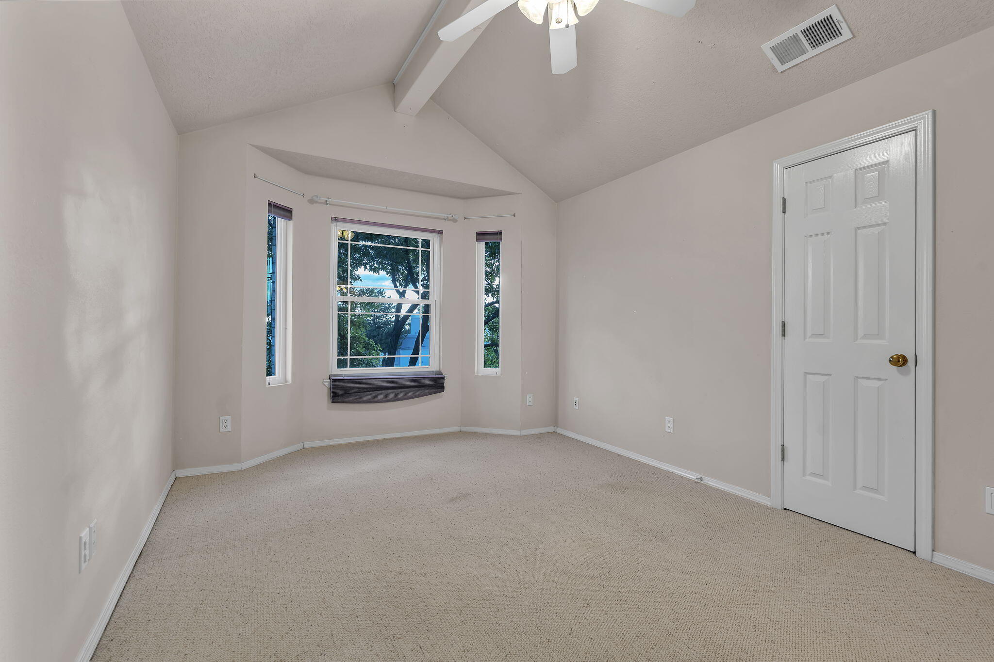 1004 Chiricahua Court SE
