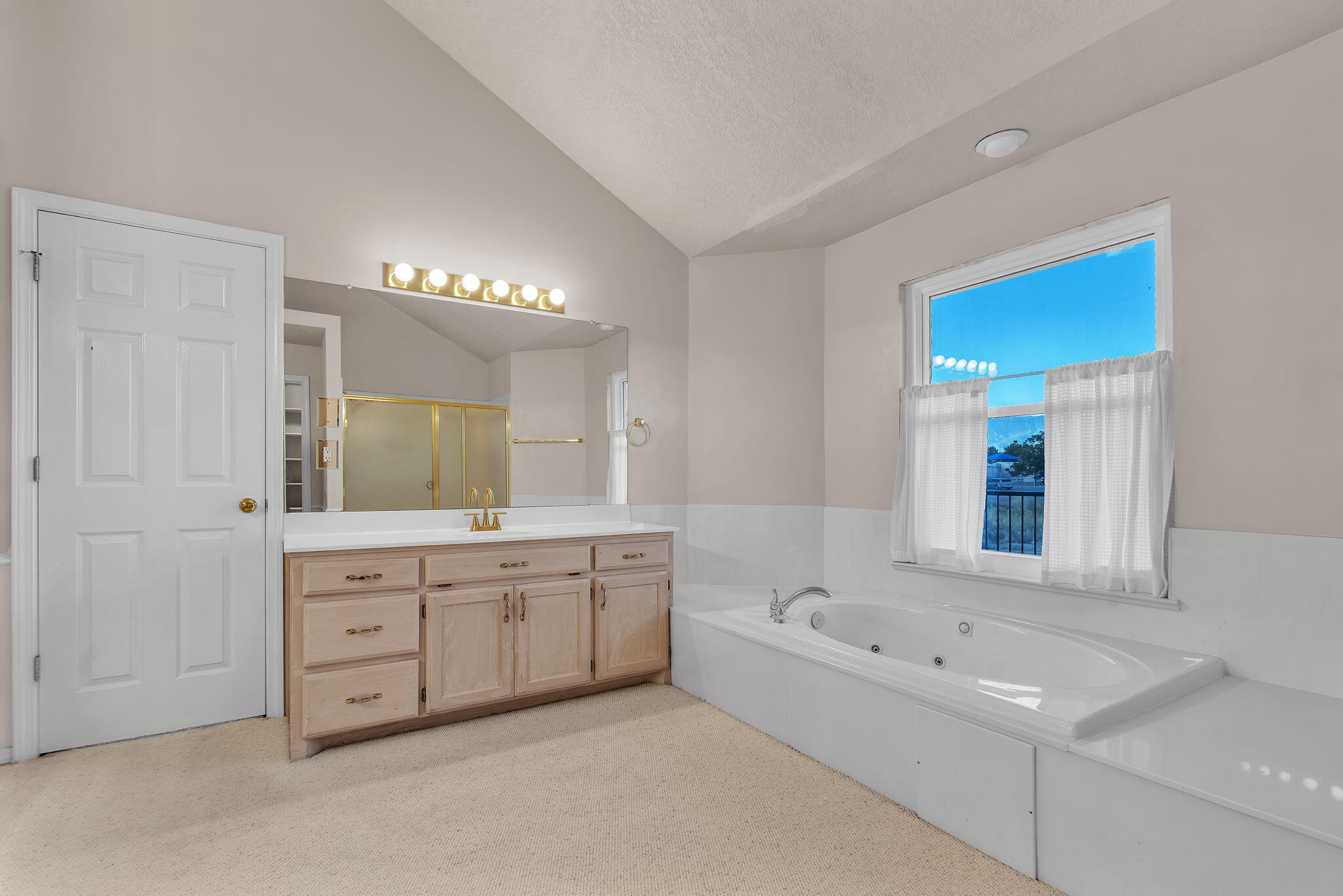 1004 Chiricahua Court SE