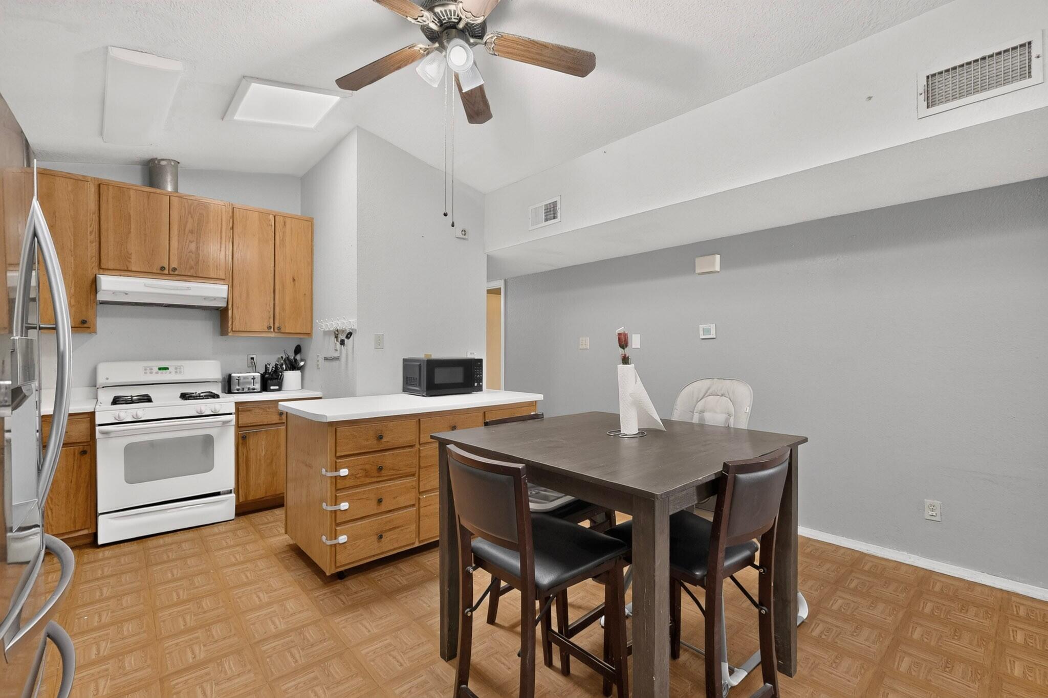 1142 Pandora Drive SW
