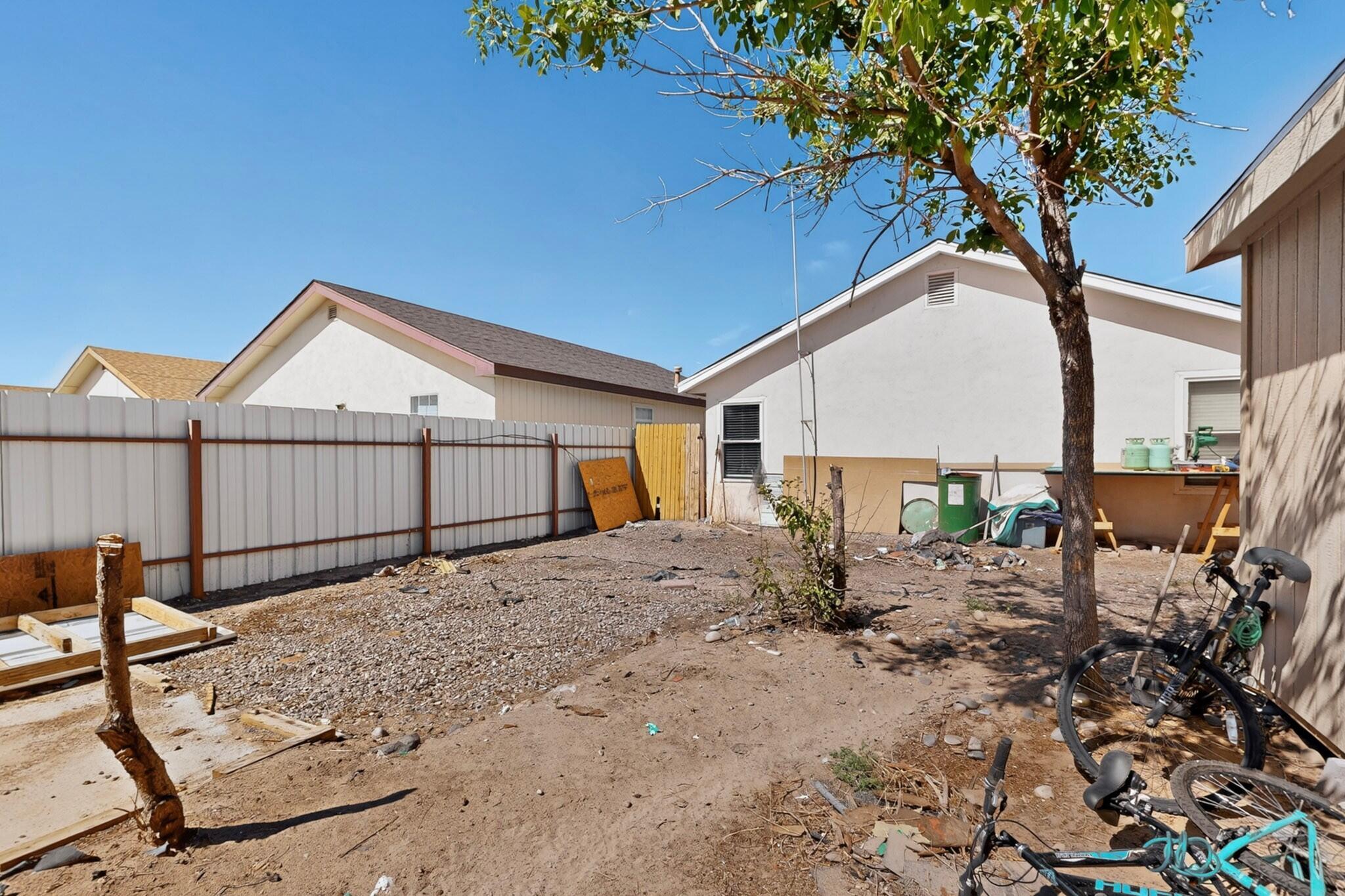 1142 Pandora Drive SW