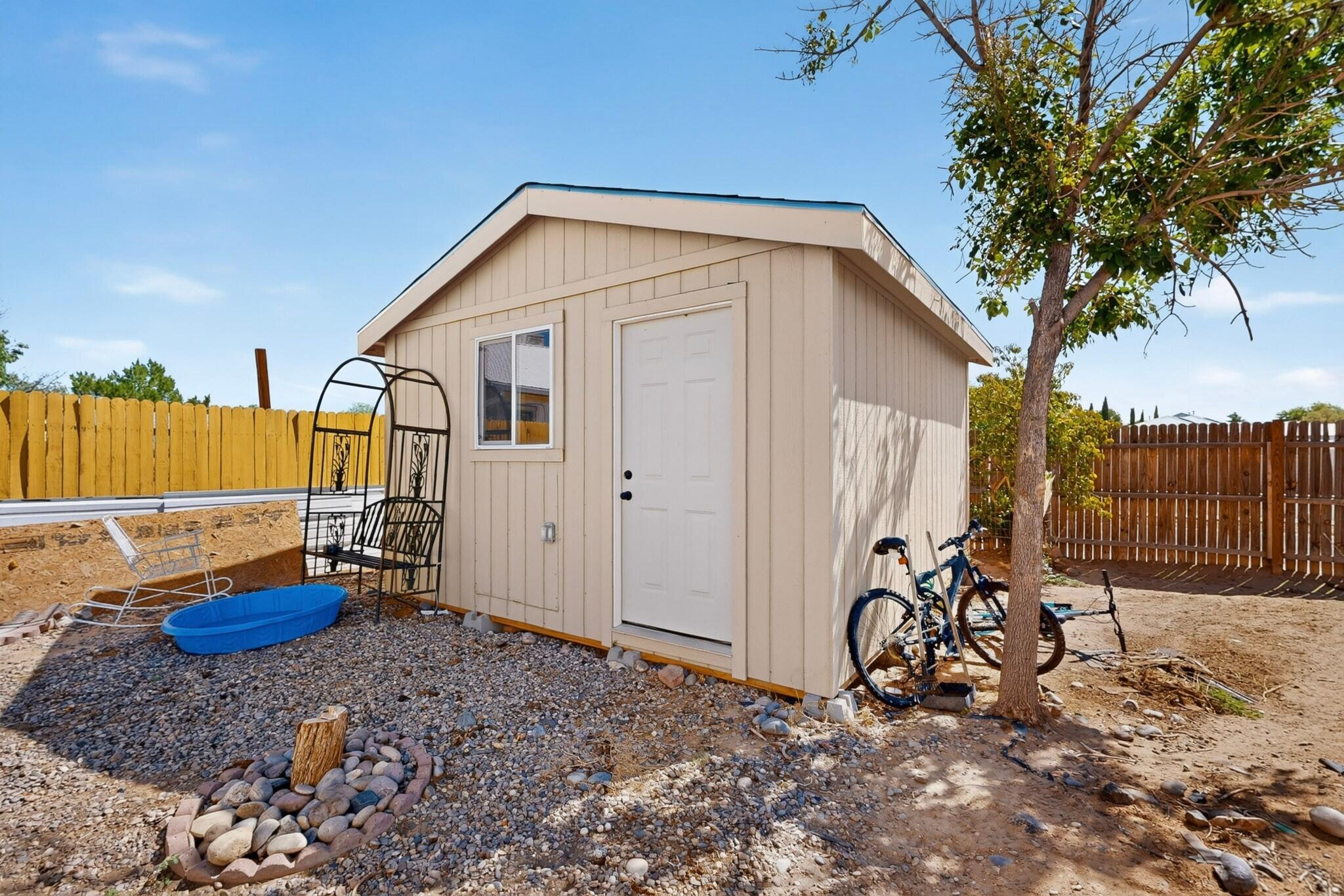 1142 Pandora Drive SW