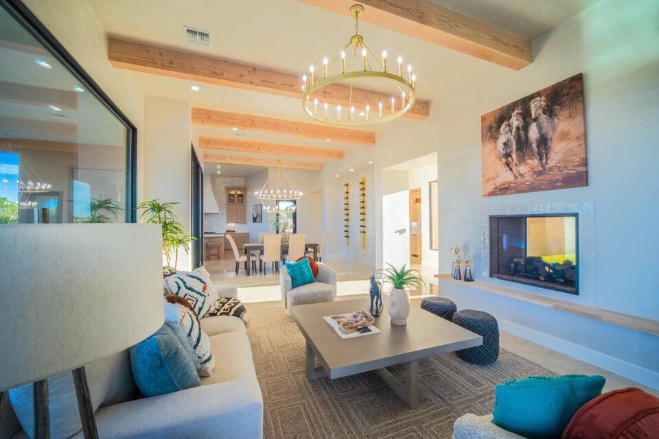 9 Tamarisk Trail
