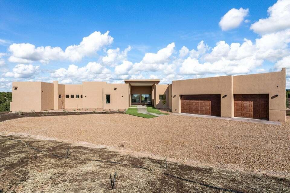 9 Tamarisk Trail