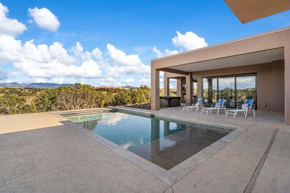 9 Tamarisk Trail