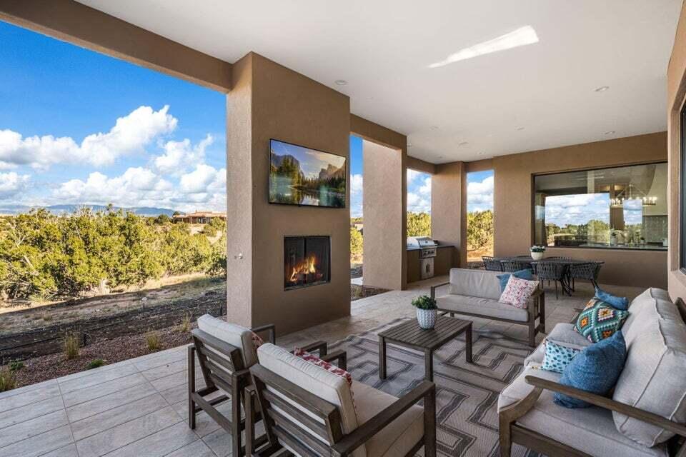 9 Tamarisk Trail