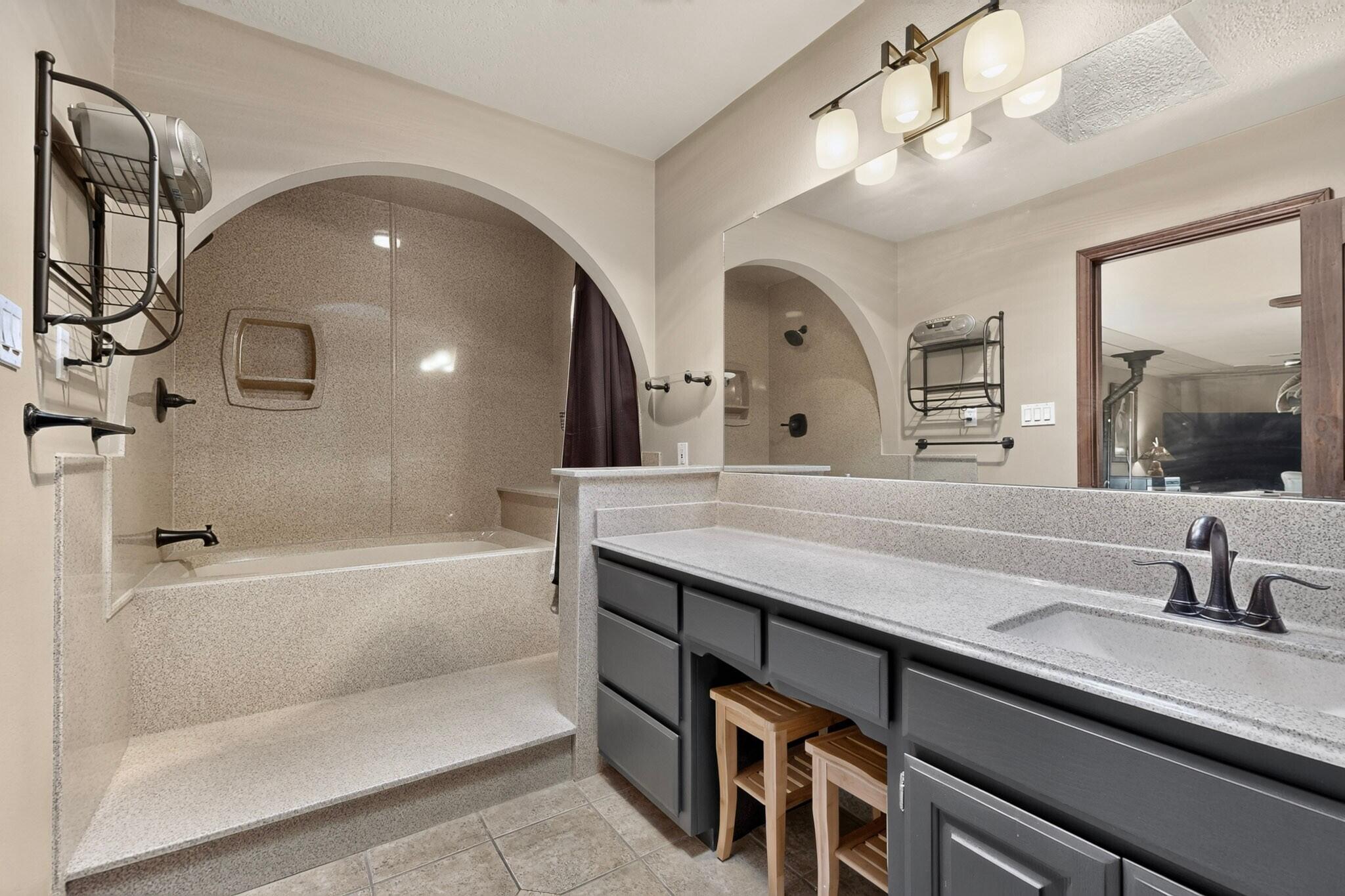 1502 La Vega Drive SW