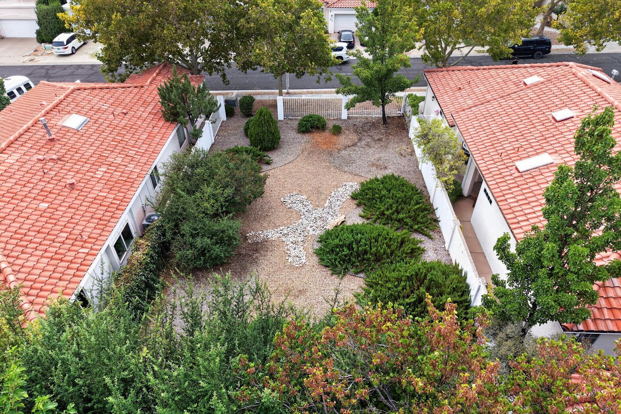 6116 Rosetree Place NE