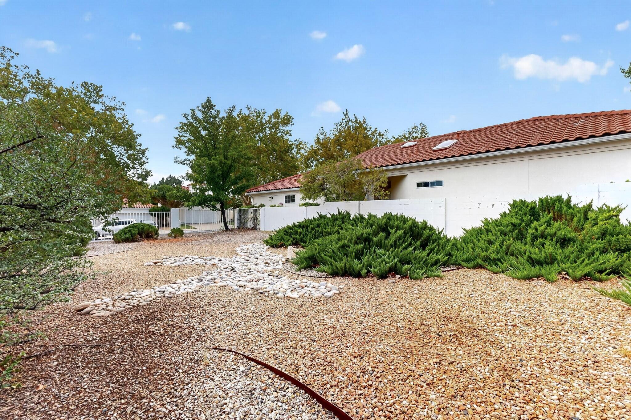 6116 Rosetree Place NE