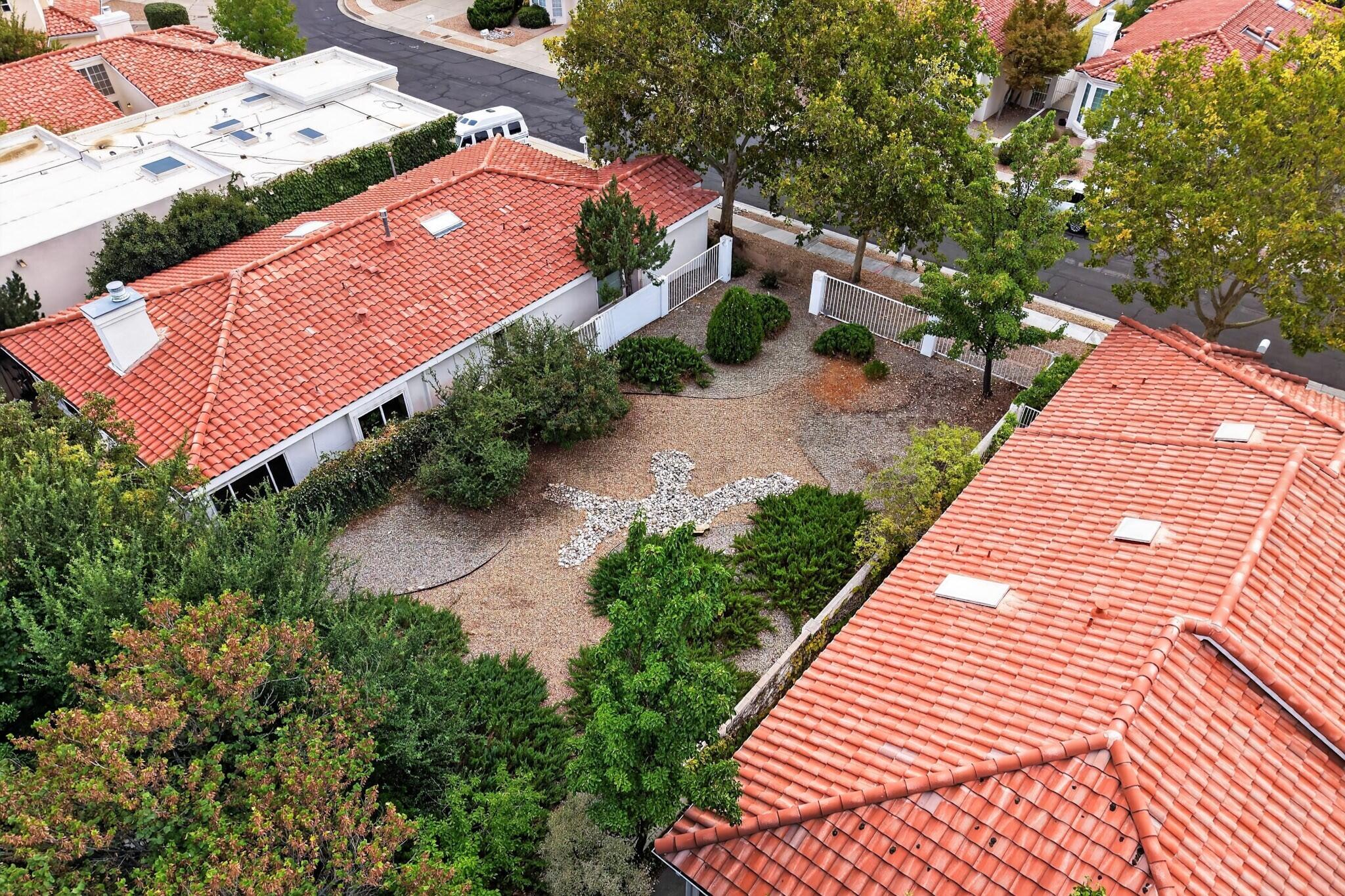 6116 Rosetree Place NE