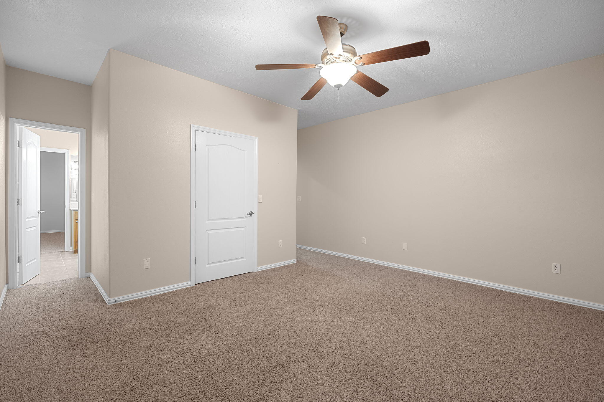103 CHANTELLY Lane
