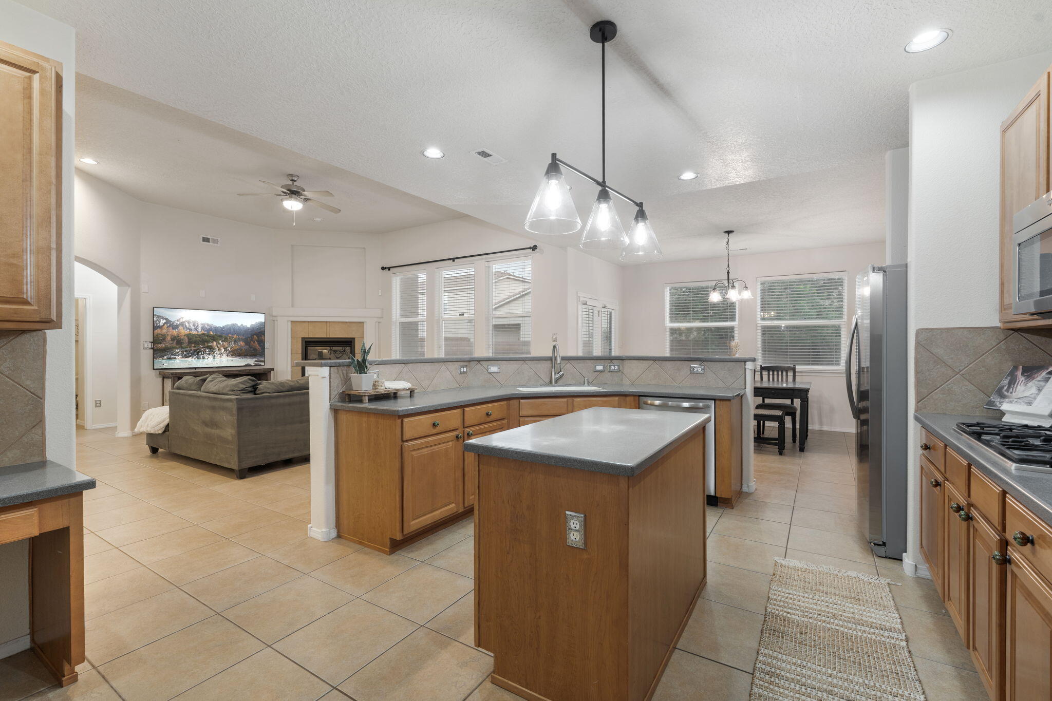 1909 Caramesa Court SE
