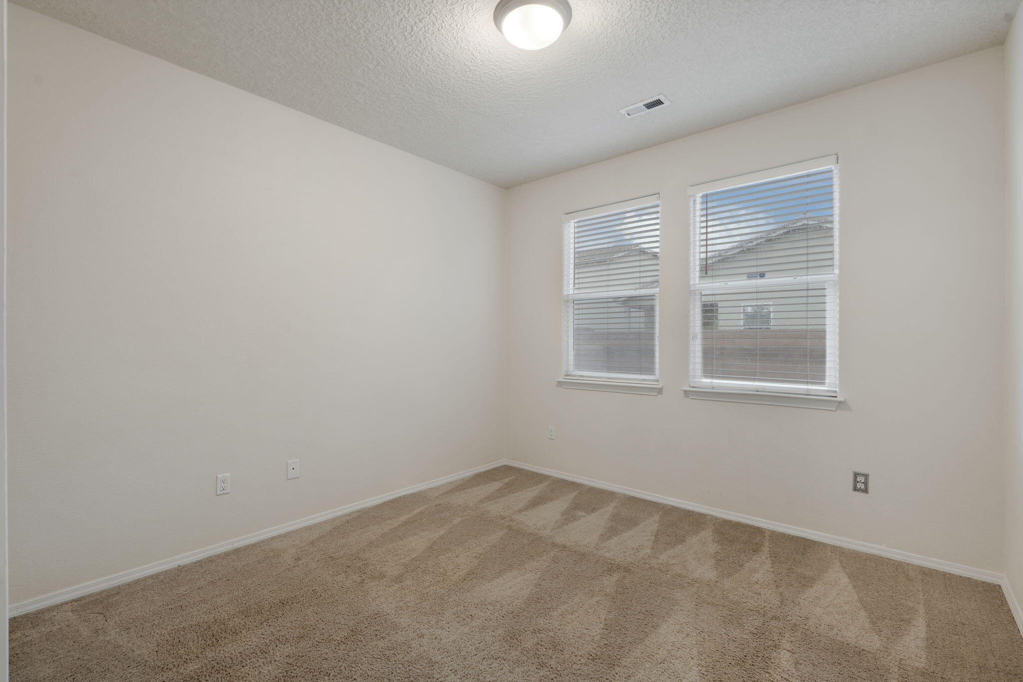 1909 Caramesa Court SE
