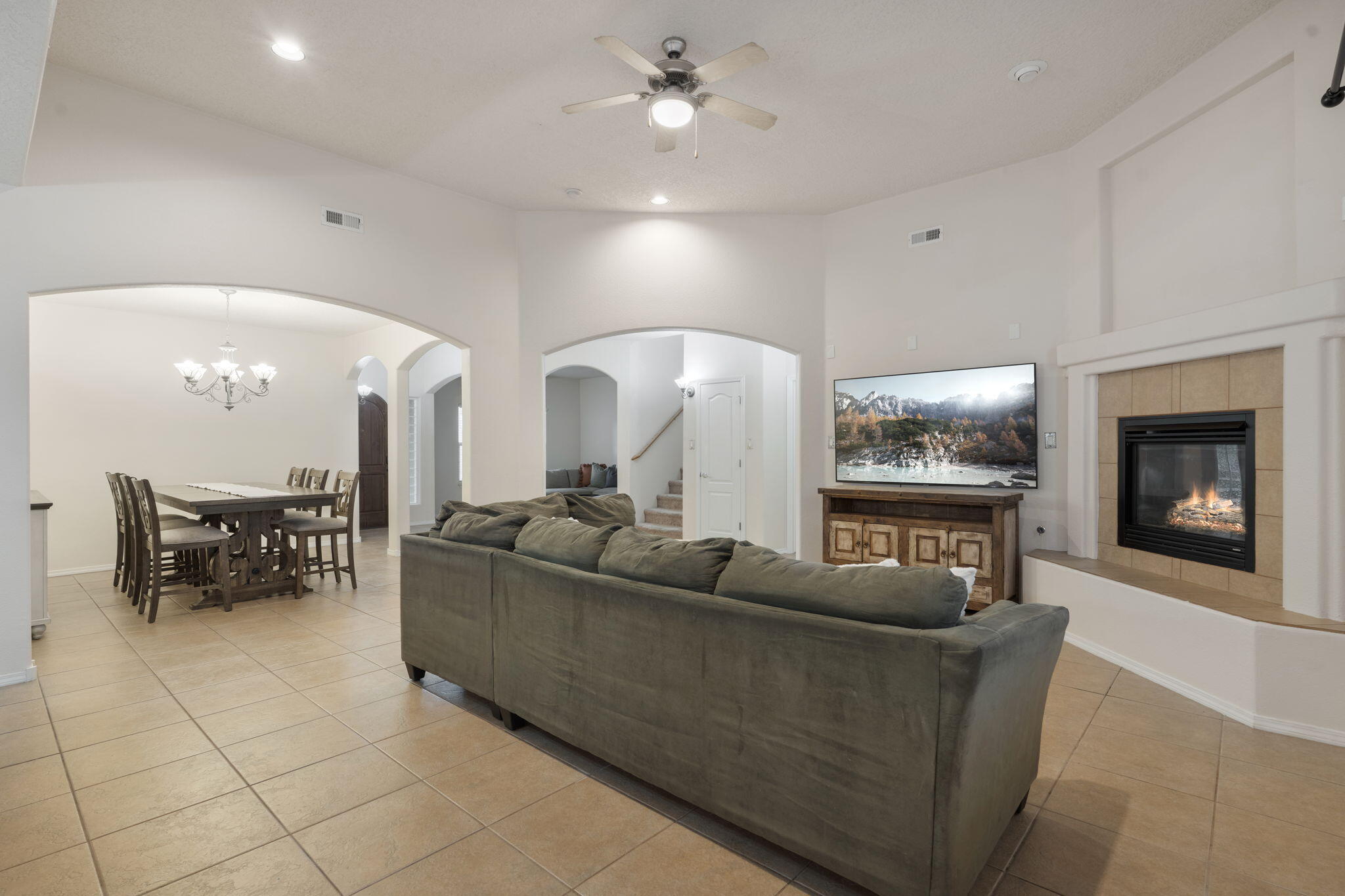 1909 Caramesa Court SE