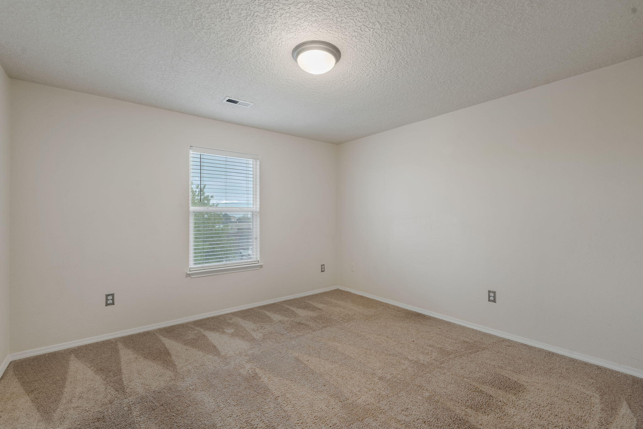 1909 Caramesa Court SE
