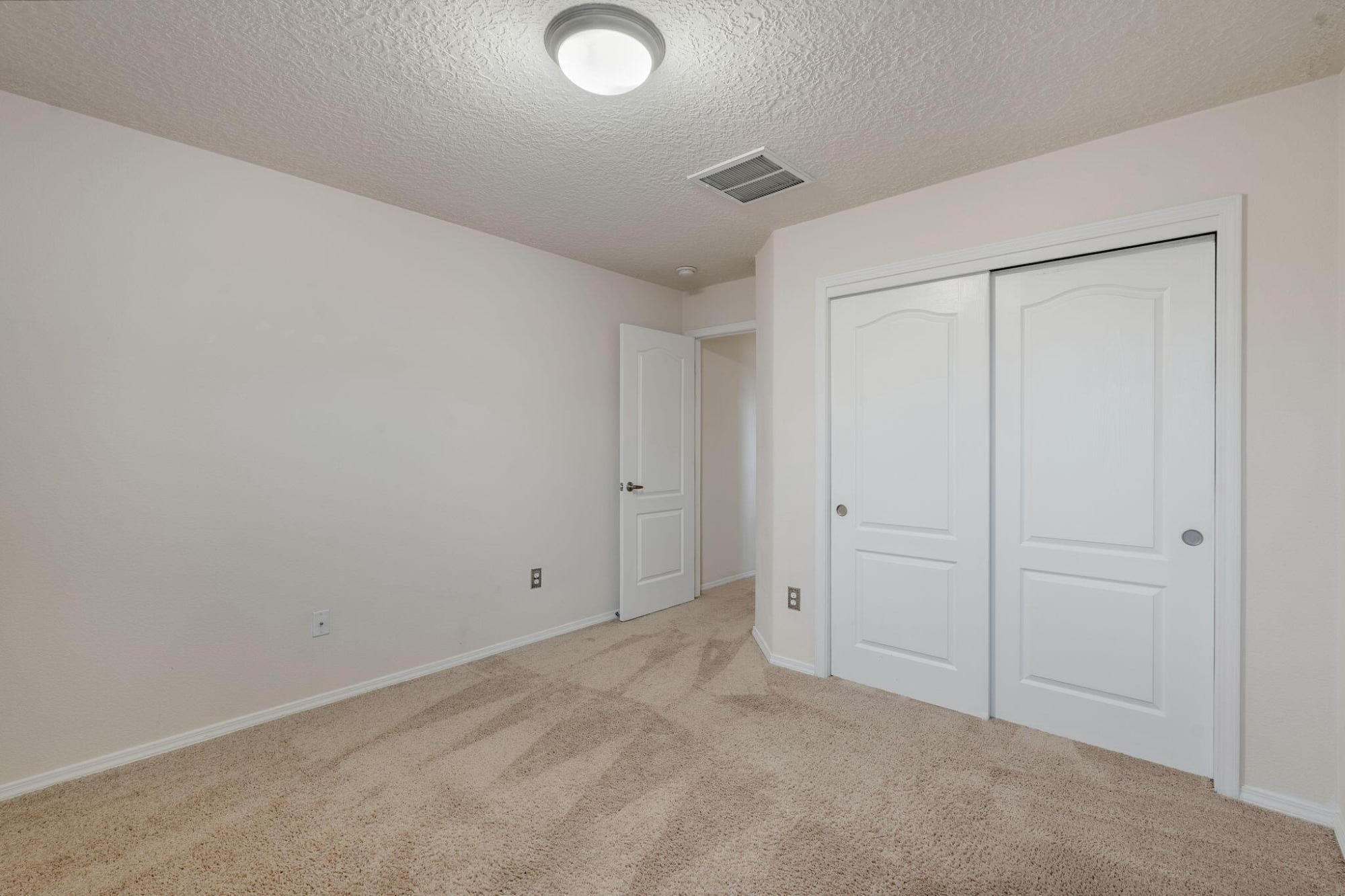 1909 Caramesa Court SE