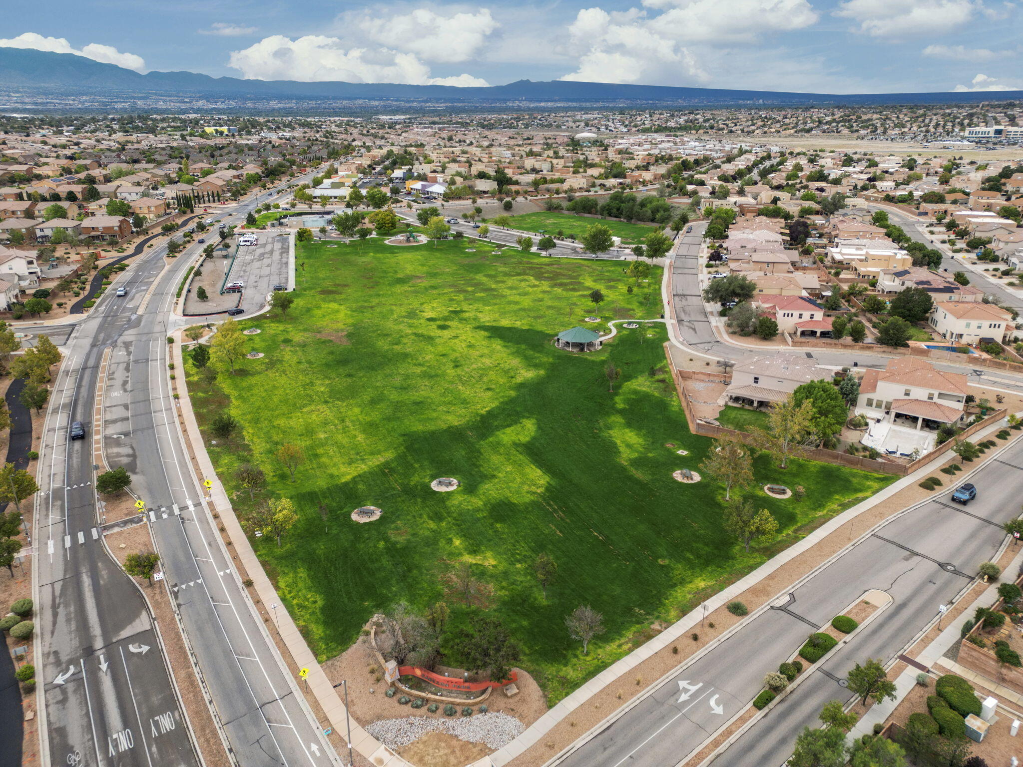 1909 Caramesa Court SE