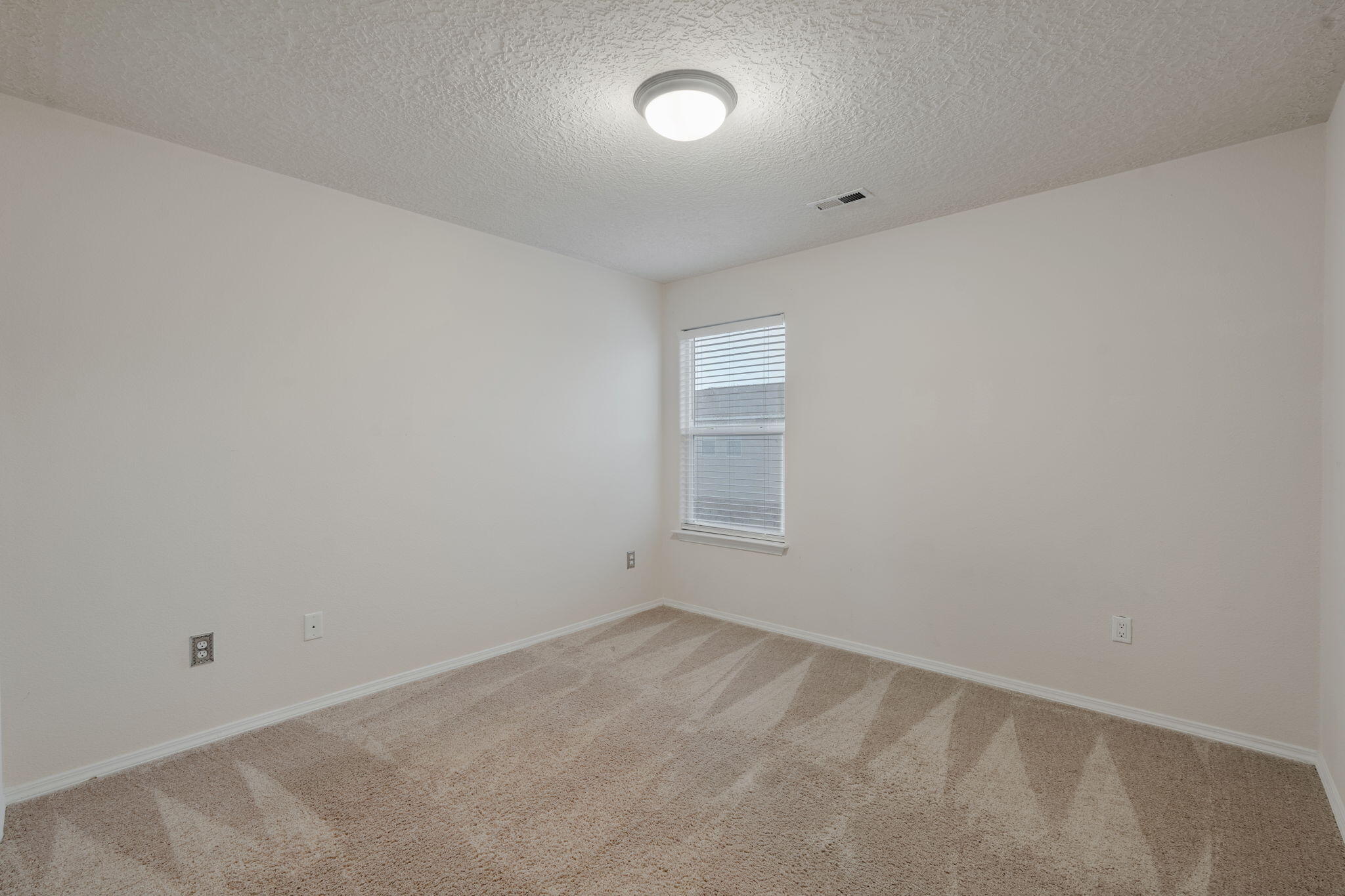 1909 Caramesa Court SE