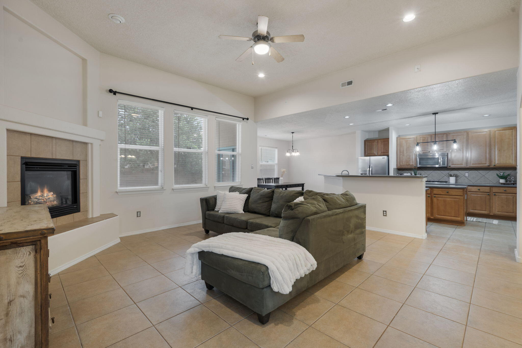 1909 Caramesa Court SE