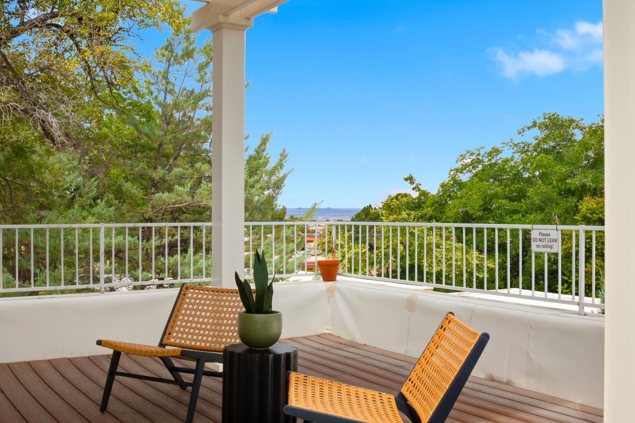 309 Hermosa Drive SE