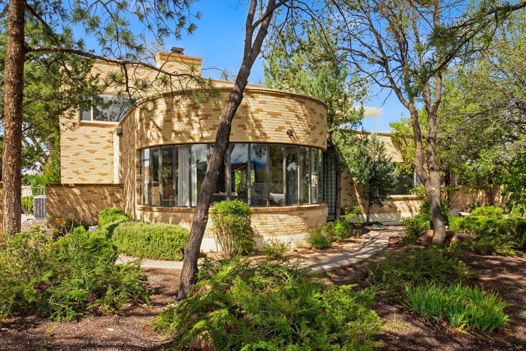309 Hermosa Drive SE