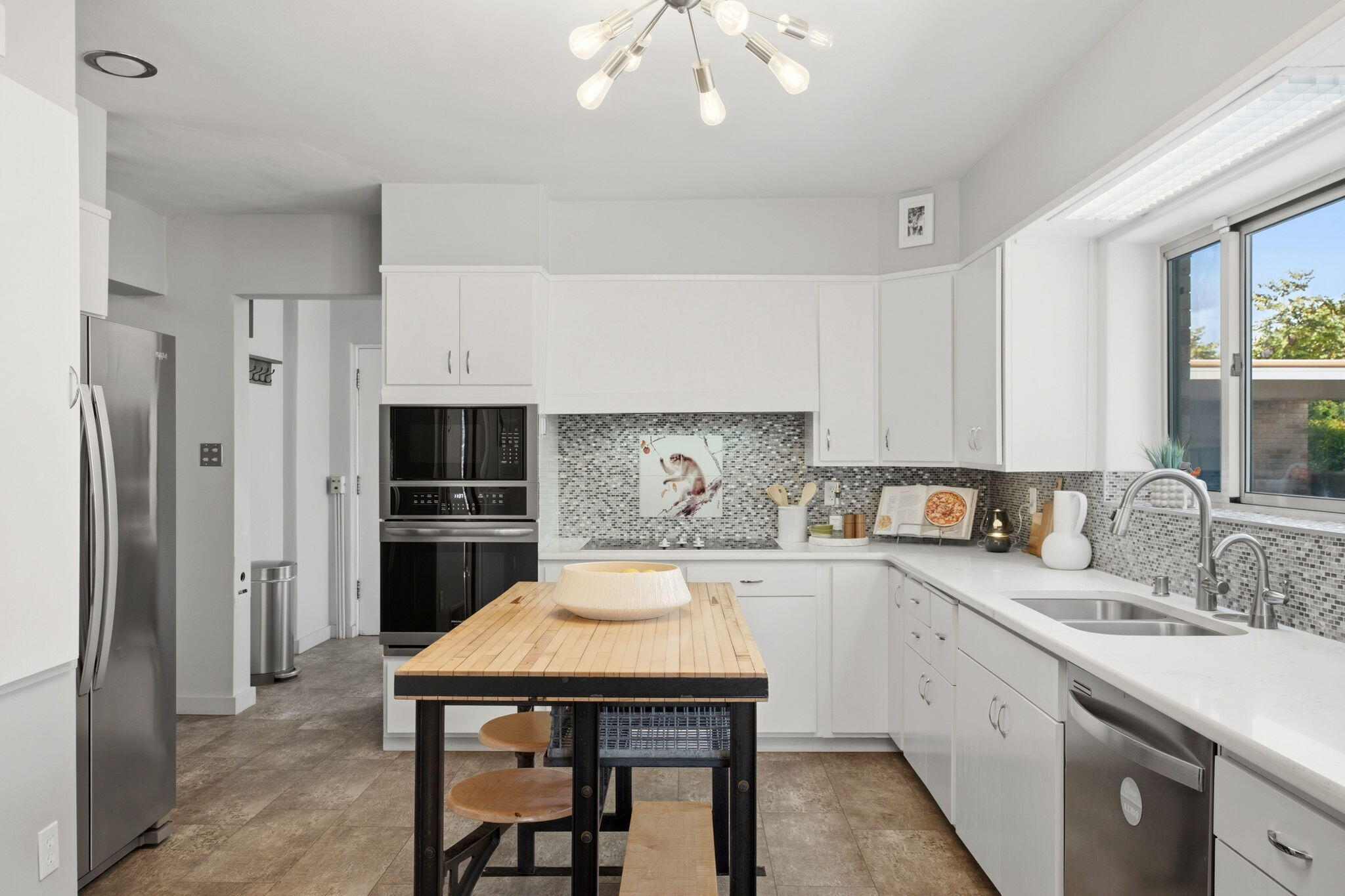 309 Hermosa Drive SE