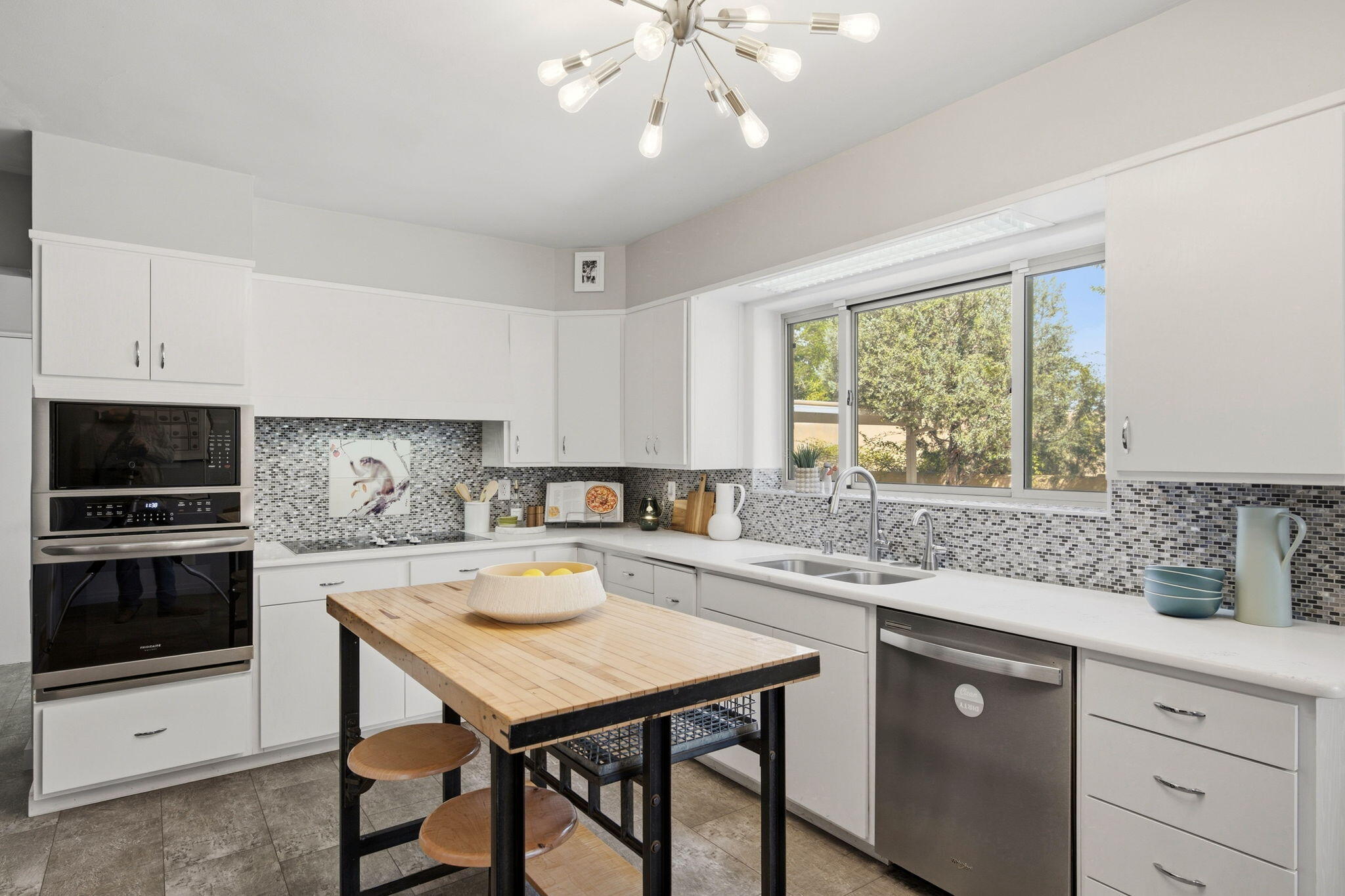 309 Hermosa Drive SE
