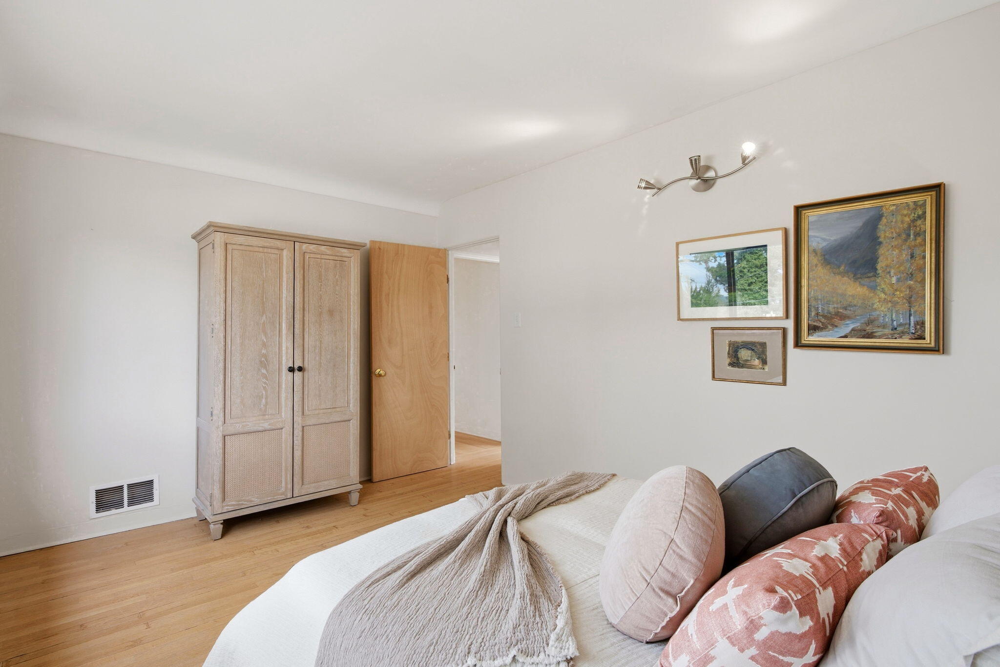 309 Hermosa Drive SE