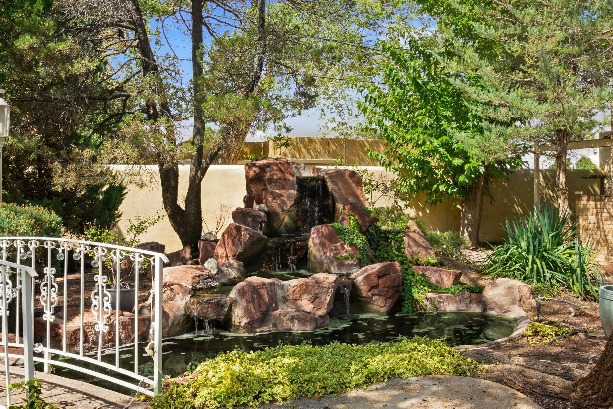 309 Hermosa Drive SE