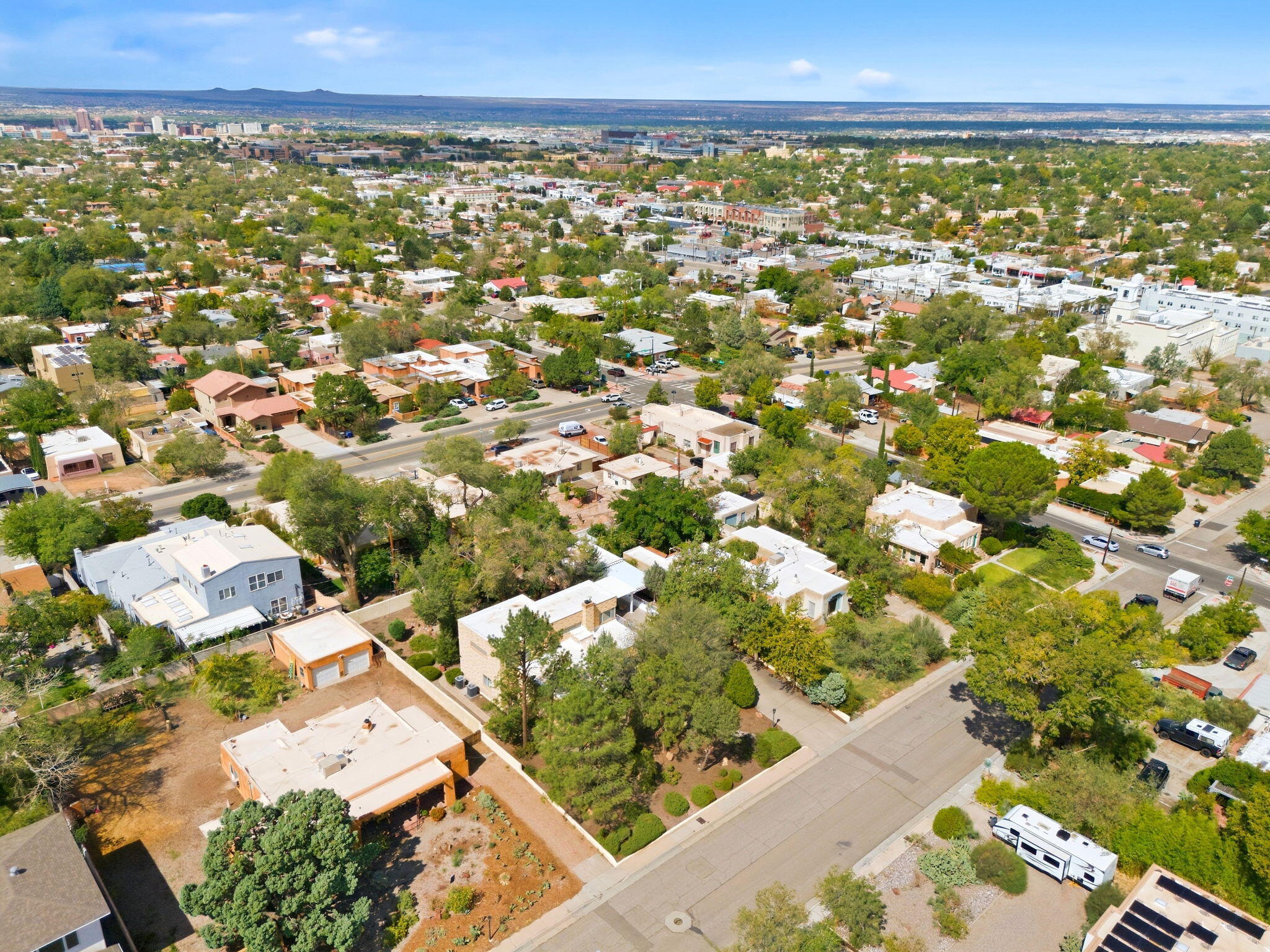 309 Hermosa Drive SE