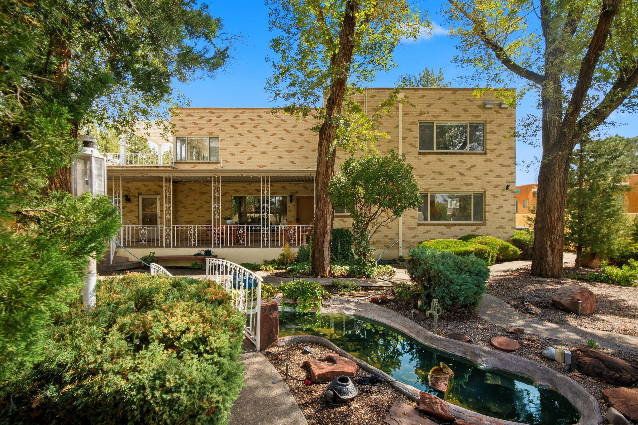309 Hermosa Drive SE