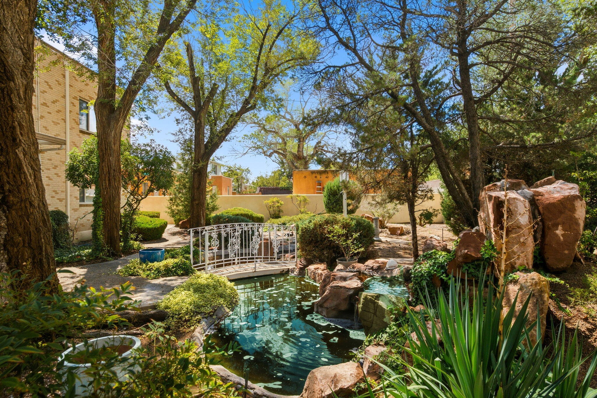 309 Hermosa Drive SE