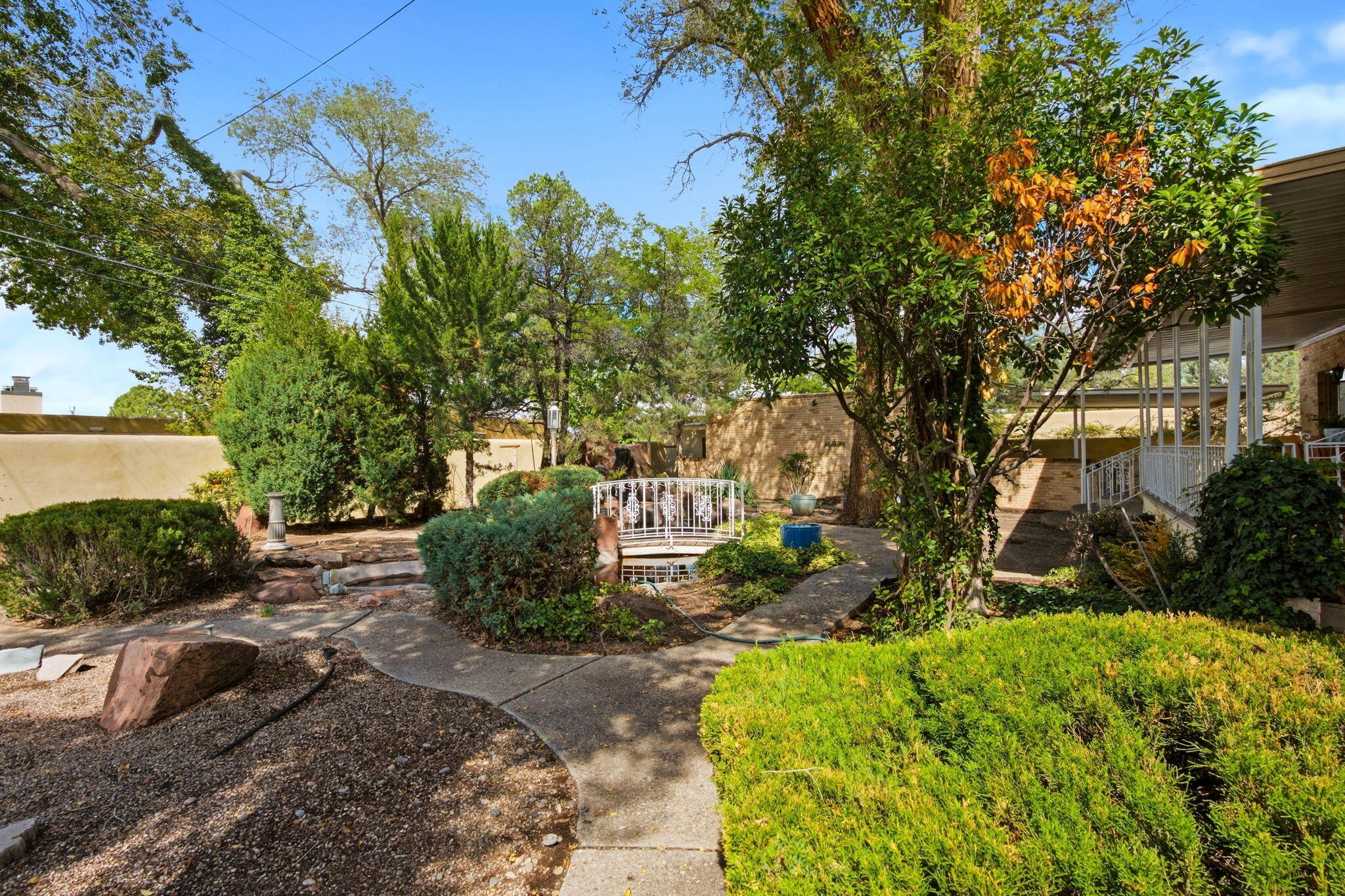 309 Hermosa Drive SE