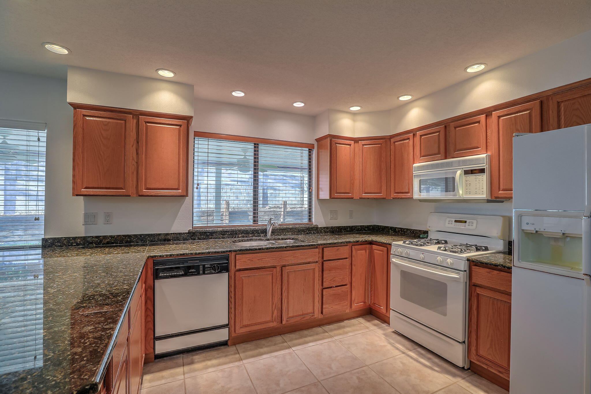 14307 Camino Del Rey NE