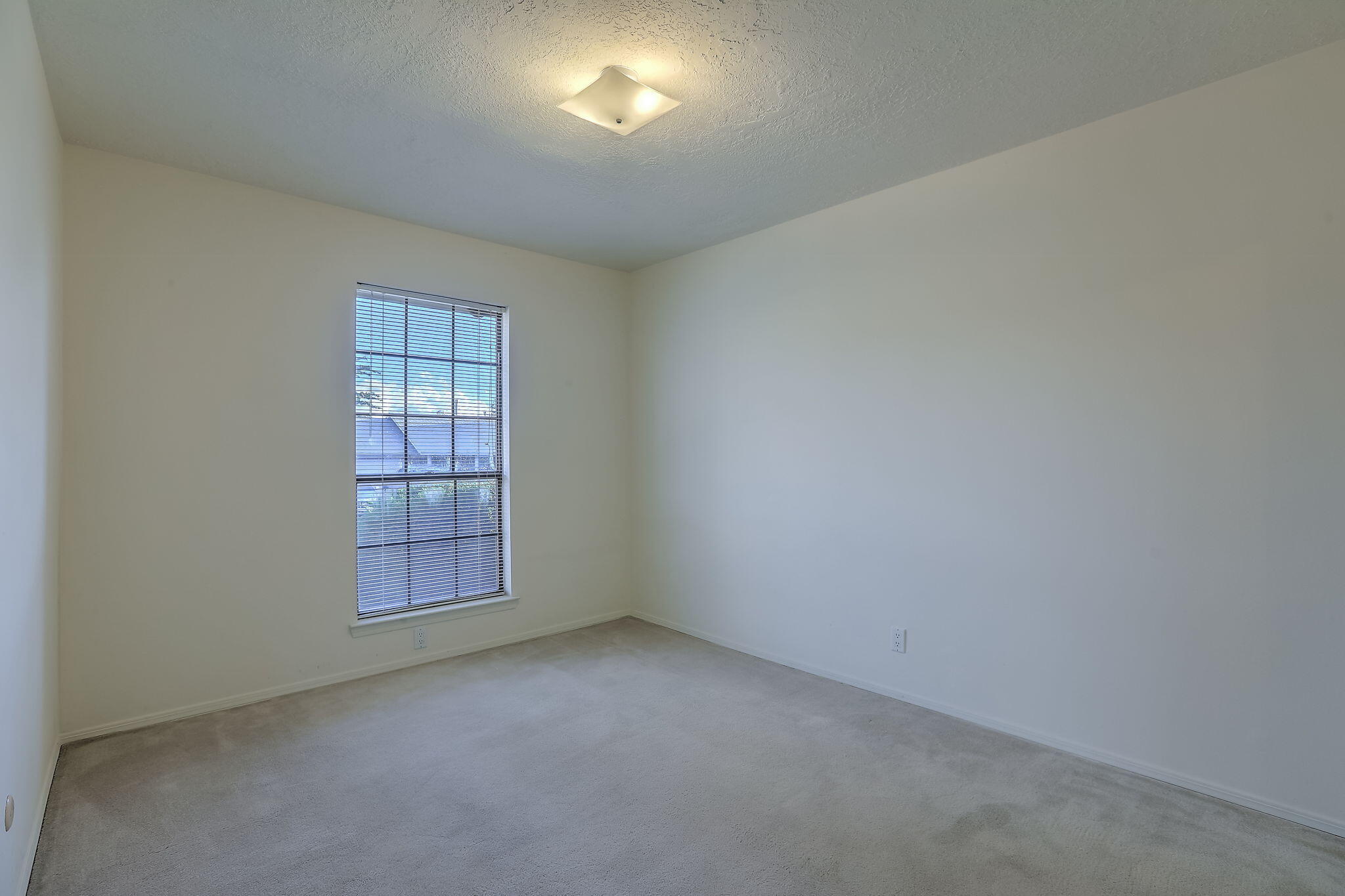 14307 Camino Del Rey NE