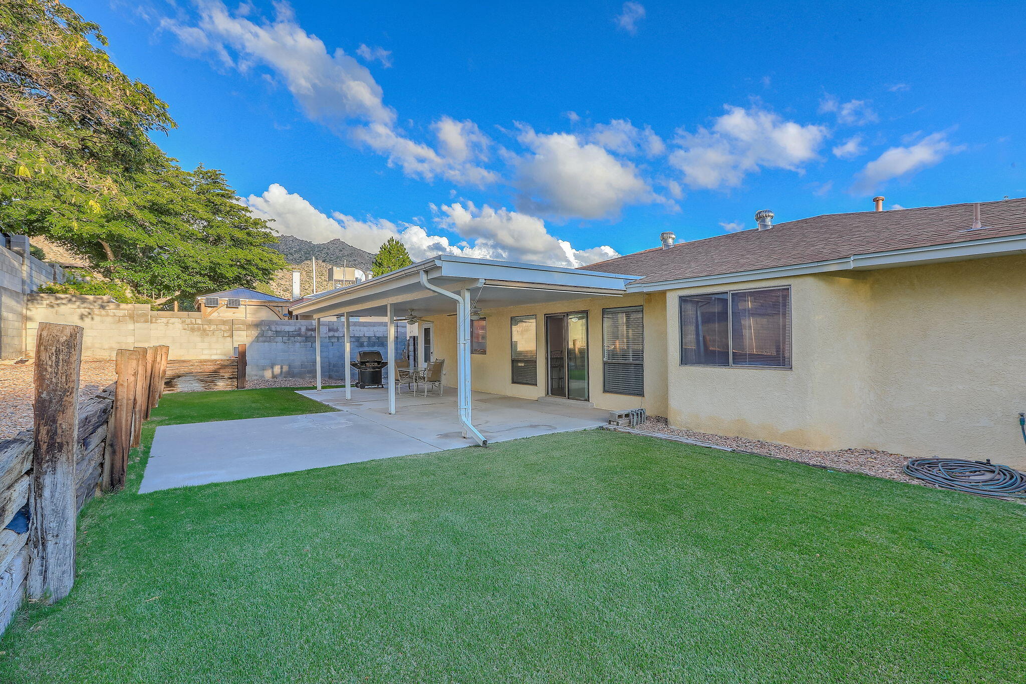 14307 Camino Del Rey NE