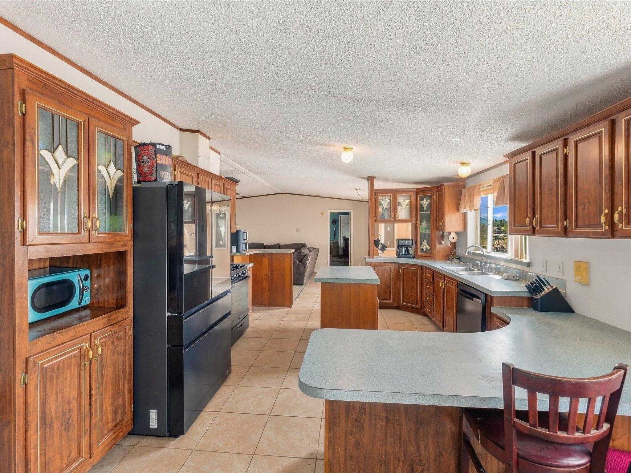 6 San Miguel Avenue