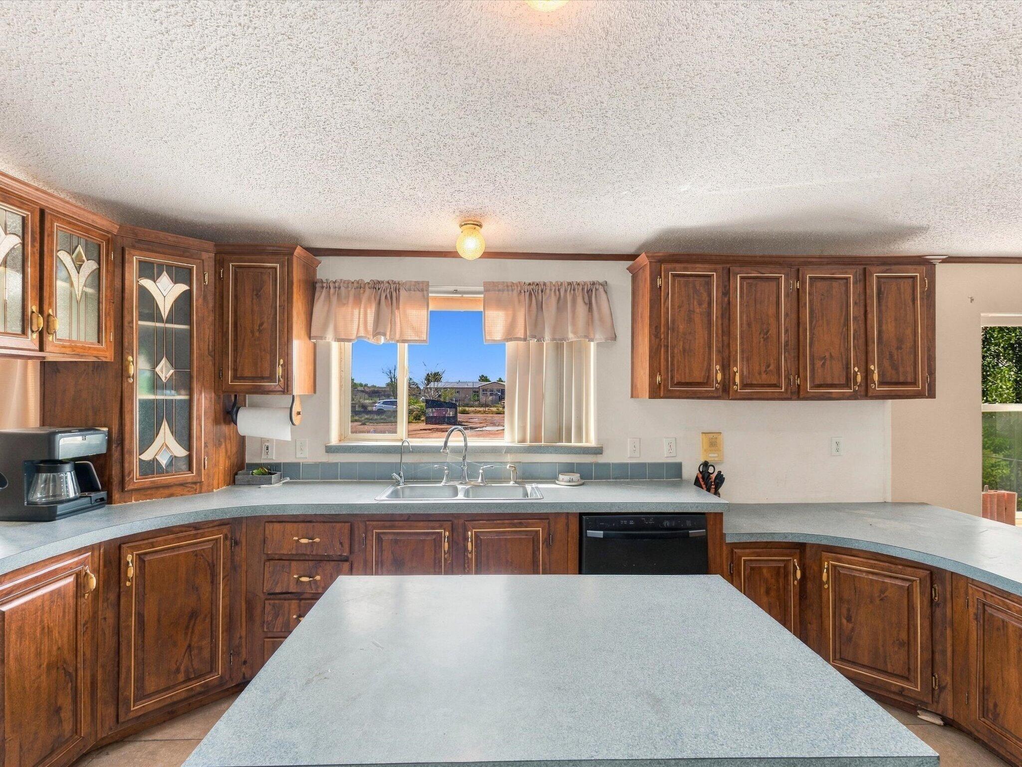 6 San Miguel Avenue