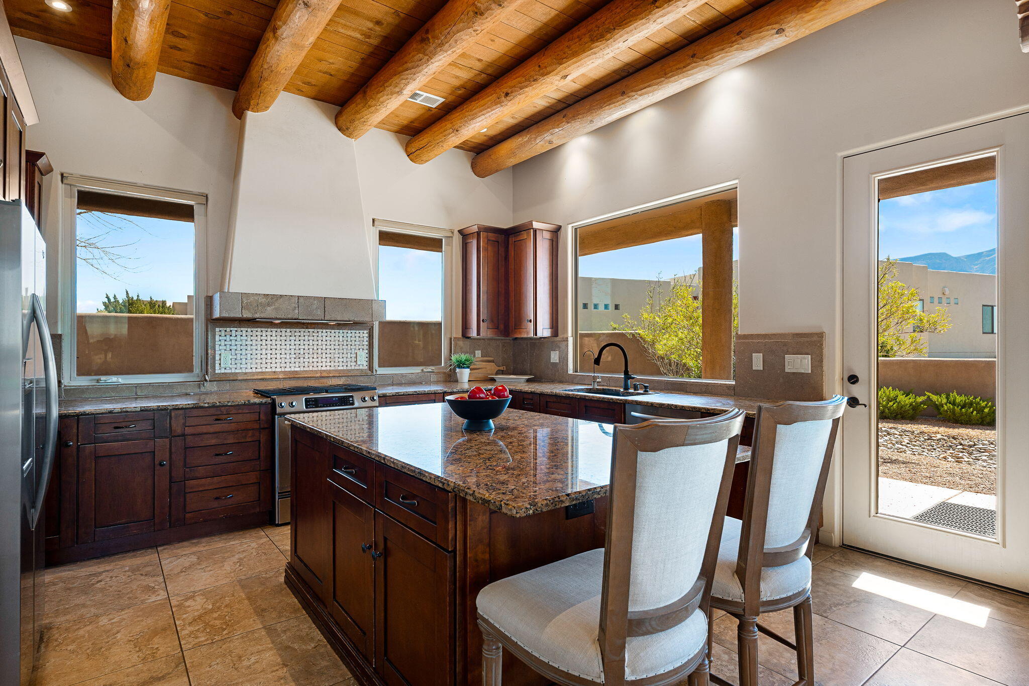 11 Mimbres Court