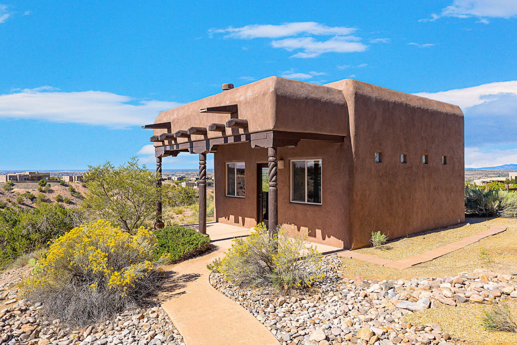 11 Mimbres Court
