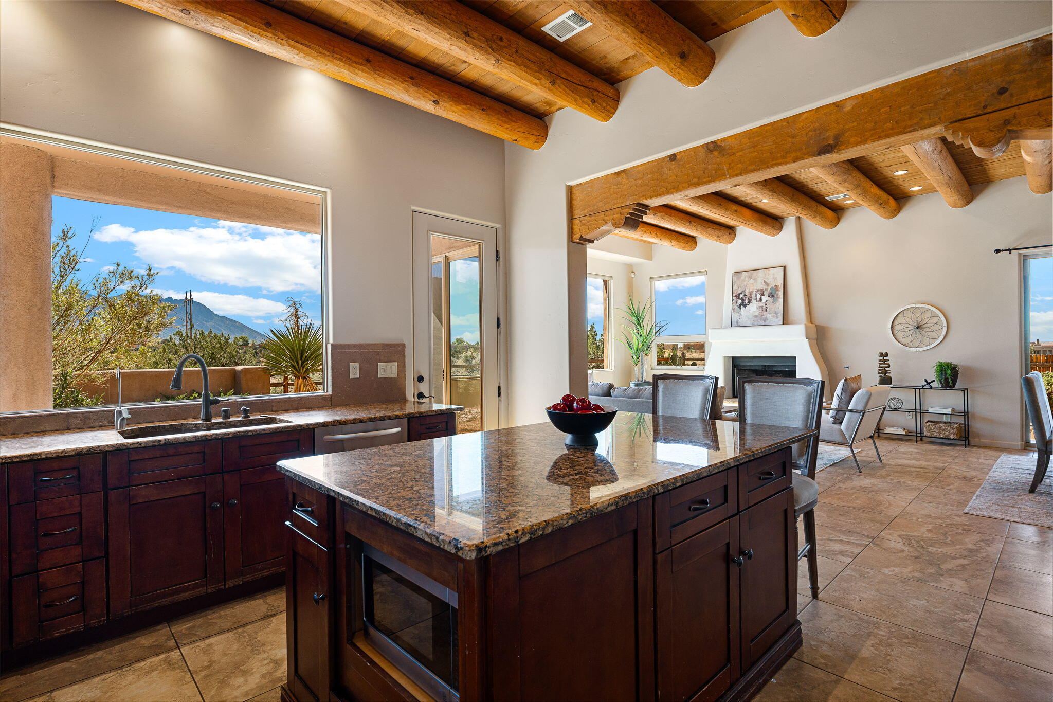 11 Mimbres Court