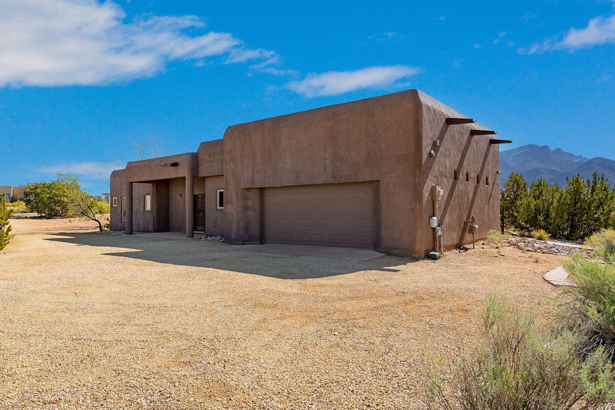 11 Mimbres Court