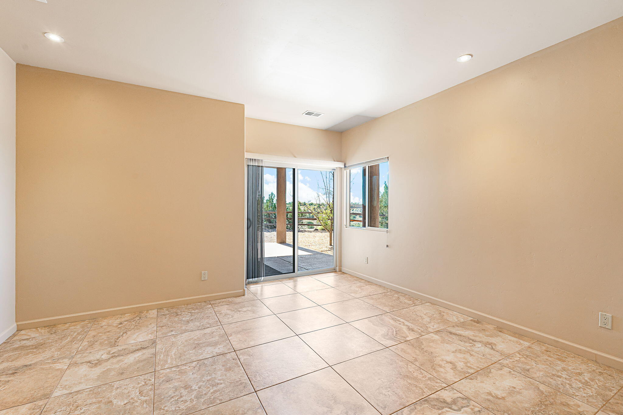 11 Mimbres Court
